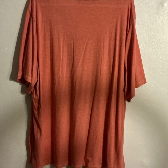 BloomChic Coral V-Neck Short Sleeve Top - Picture 6 of 6